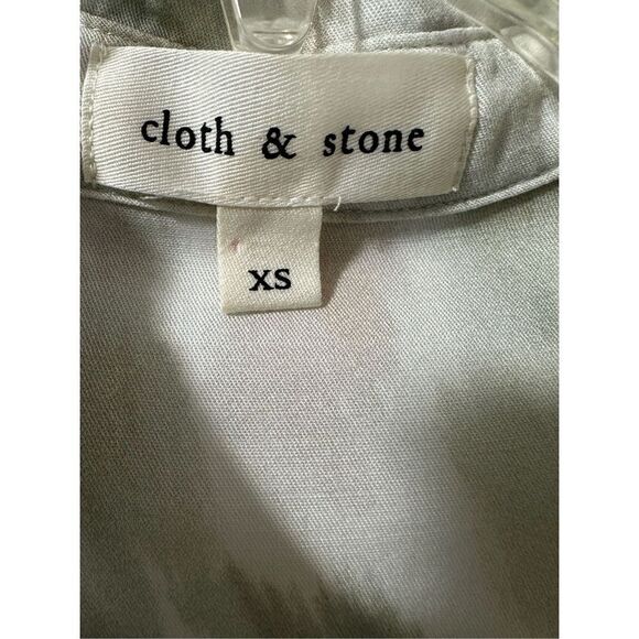 Cloth & Stone womens gray & white long sleeve button shirt w/pockets XS #34-0856 - Picture 4 of 4